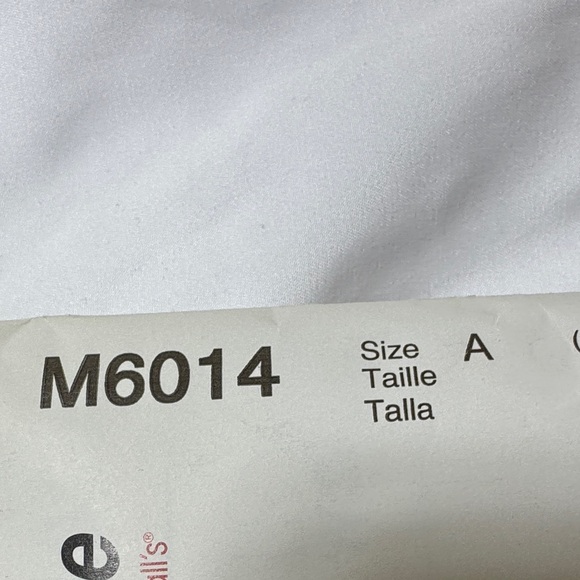 Stylish Women's Tote Bag Pattern by McCall's - Picture 2 of 6